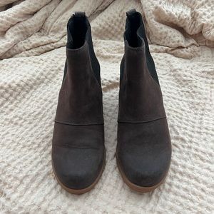 Sorel Joan of Arctic Wedge II Chelsea Boots | 7.5 Blackened Brown